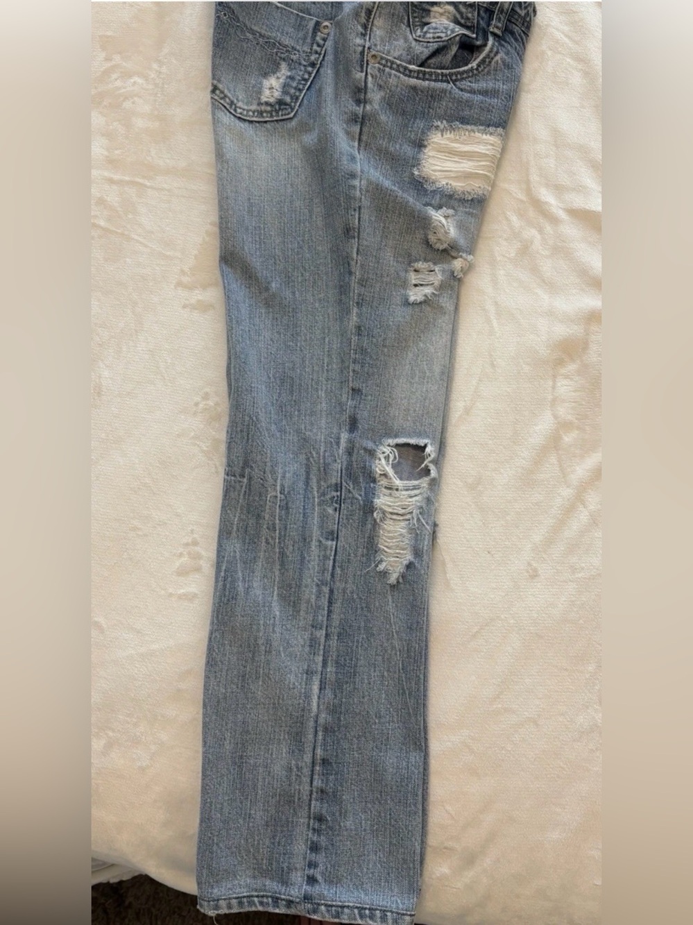 Revolt Women’s Cropped Distressed Jeans Peace Cross Horseshoe Applique Size 9. - Picture 6 of 8